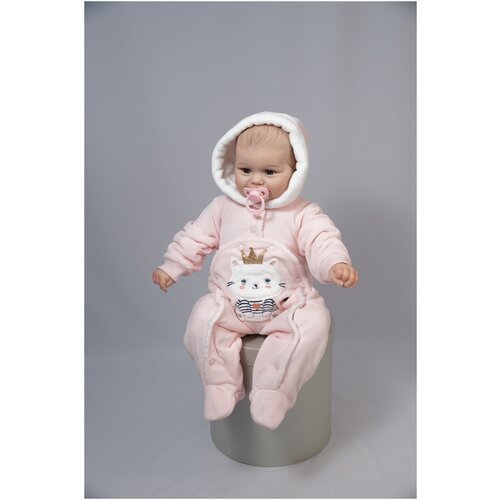 Детский комбинезон для новорожденной девочки с капюшоном из велюра персиковый утепленный на подкладе из велсофт размер 56 с аппликацией котенка